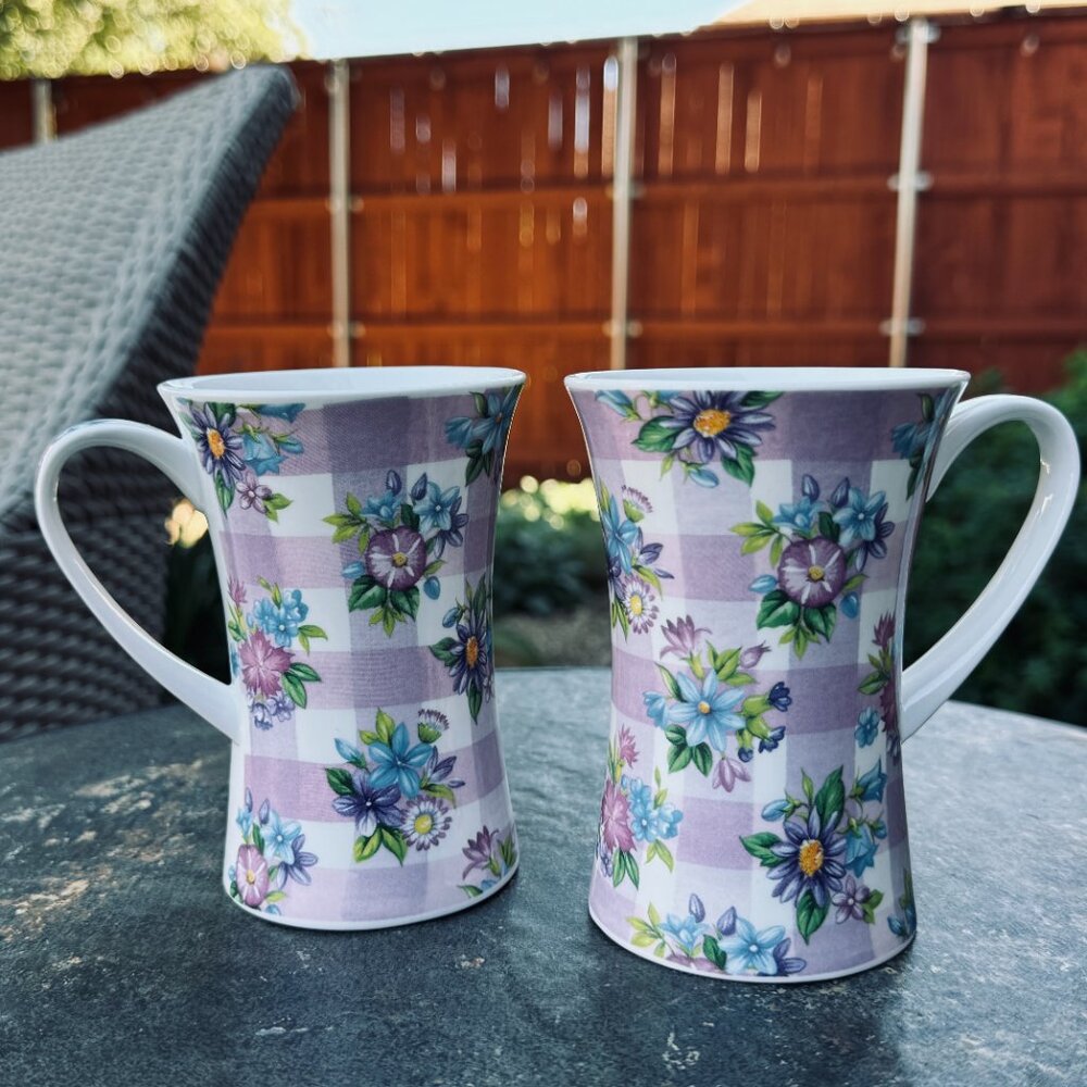 Hudson Middleton Fine Bone China England Pattern Emma Set Of Two Mugs Flat Cups